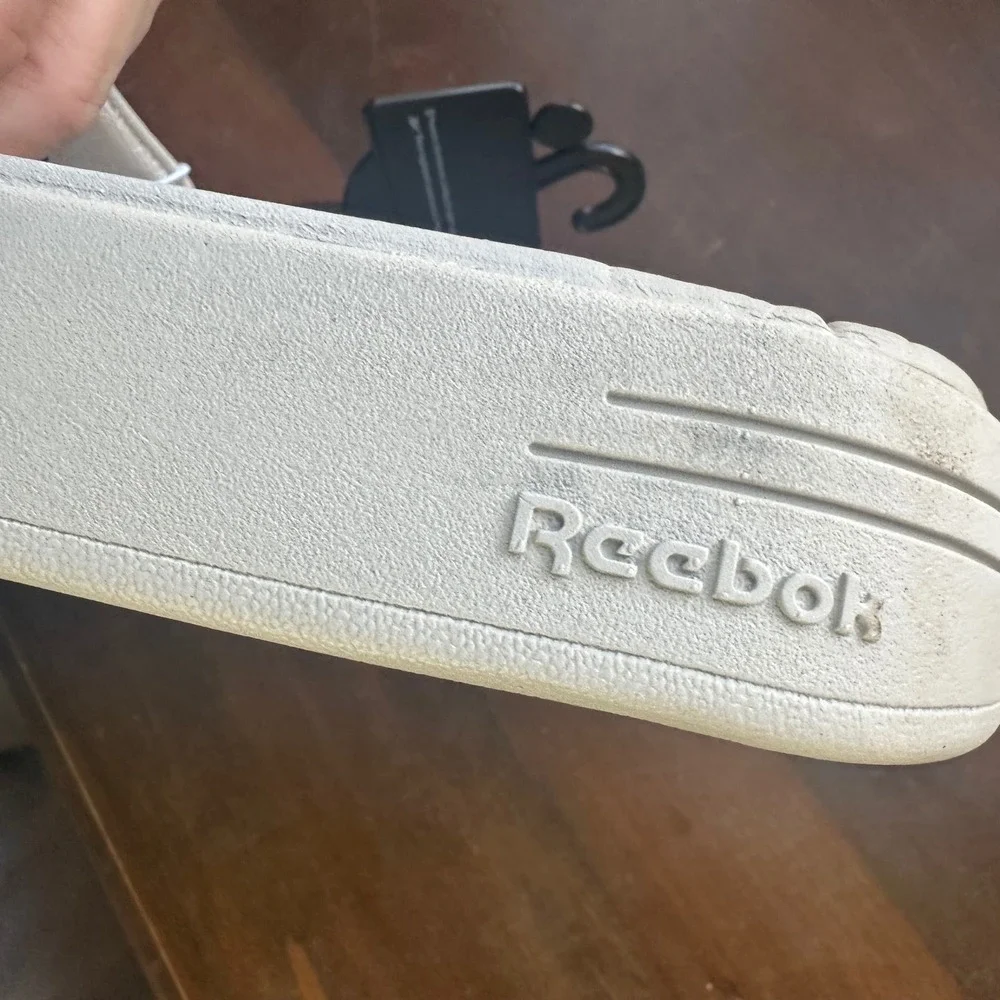 Reebok new description estimable